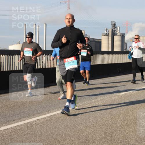 03.10.2025 - Köhlbrandbrückenlauf Lena Gebhardt http://msf.ph/oto/9134019 03.10.2025 09:52:07 Position 2 123, 369, 3128 meine-sportfotos.de