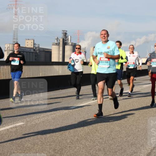 03.10.2025 - Köhlbrandbrückenlauf Lena Gebhardt http://msf.ph/oto/9134024 03.10.2025 09:52:07 Position 2 3369, 3128 meine-sportfotos.de