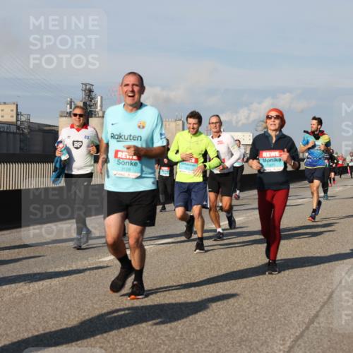 03.10.2025 - Köhlbrandbrückenlauf Lena Gebhardt http://msf.ph/oto/9134038 03.10.2025 09:52:08 Position 2 3128, 1670 meine-sportfotos.de