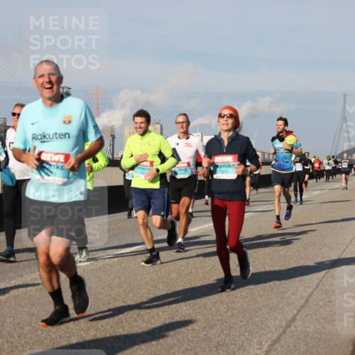 03.10.2025 - Köhlbrandbrückenlauf Lena Gebhardt http://msf.ph/oto/9134045 03.10.2025 09:52:08 Position 2  meine-sportfotos.de