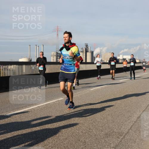 03.10.2025 - Köhlbrandbrückenlauf Lena Gebhardt http://msf.ph/oto/9134065 03.10.2025 09:52:11 Position 2  meine-sportfotos.de