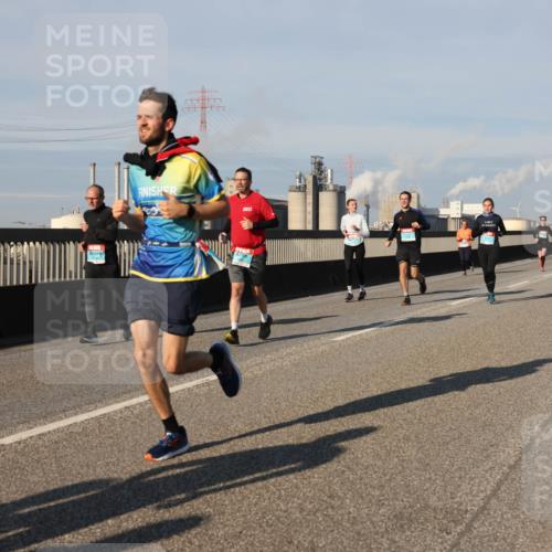 03.10.2025 - Köhlbrandbrückenlauf Lena Gebhardt http://msf.ph/oto/9134067 03.10.2025 09:52:12 Position 2 1800 meine-sportfotos.de