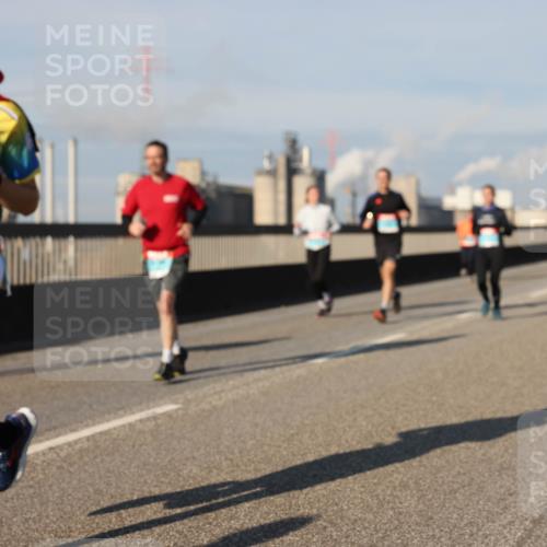 03.10.2025 - Köhlbrandbrückenlauf Lena Gebhardt http://msf.ph/oto/9134071 03.10.2025 09:52:12 Position 2  meine-sportfotos.de
