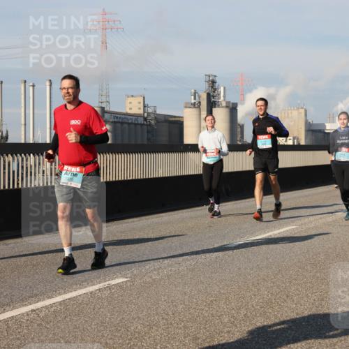 03.10.2025 - Köhlbrandbrückenlauf Lena Gebhardt http://msf.ph/oto/9134074 03.10.2025 09:52:12 Position 2 1375 meine-sportfotos.de