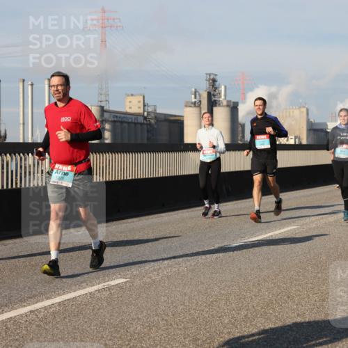03.10.2025 - Köhlbrandbrückenlauf Lena Gebhardt http://msf.ph/oto/9134075 03.10.2025 09:52:12 Position 2 1375 meine-sportfotos.de
