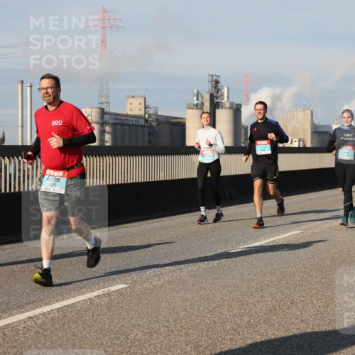 03.10.2025 - Köhlbrandbrückenlauf Lena Gebhardt http://msf.ph/oto/9134079 03.10.2025 09:52:12 Position 2 1375 meine-sportfotos.de