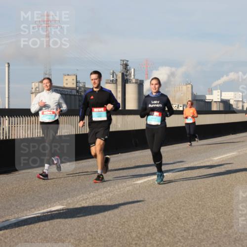 03.10.2025 - Köhlbrandbrückenlauf Lena Gebhardt http://msf.ph/oto/9134098 03.10.2025 09:52:14 Position 2  meine-sportfotos.de
