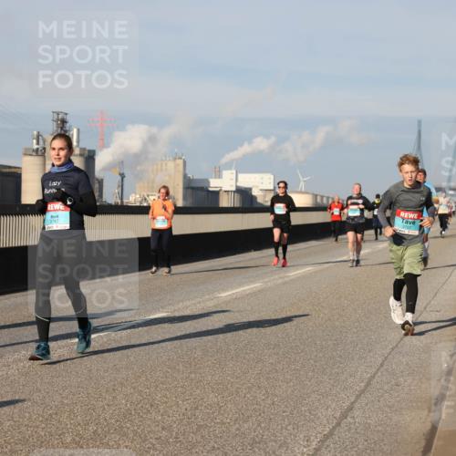 03.10.2025 - Köhlbrandbrückenlauf Lena Gebhardt http://msf.ph/oto/9134108 03.10.2025 09:52:14 Position 2 3808, 3707 meine-sportfotos.de