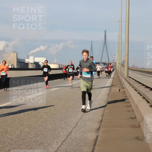03.10.2025 - Köhlbrandbrückenlauf Lena Gebhardt http://msf.ph/oto/9134113 03.10.2025 09:52:14 Position 2  meine-sportfotos.de