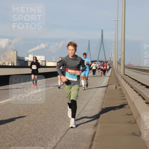 03.10.2025 - Köhlbrandbrückenlauf Lena Gebhardt http://msf.ph/oto/9134131 03.10.2025 09:52:16 Position 2 3707 meine-sportfotos.de
