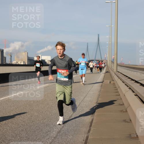 03.10.2025 - Köhlbrandbrückenlauf Lena Gebhardt http://msf.ph/oto/9134136 03.10.2025 09:52:16 Position 2 3707 meine-sportfotos.de