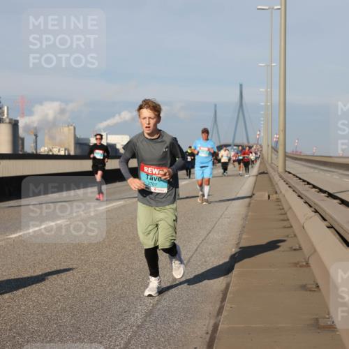 03.10.2025 - Köhlbrandbrückenlauf Lena Gebhardt http://msf.ph/oto/9134139 03.10.2025 09:52:16 Position 2 3707 meine-sportfotos.de