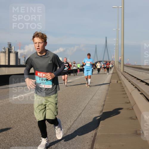03.10.2025 - Köhlbrandbrückenlauf Lena Gebhardt http://msf.ph/oto/9134152 03.10.2025 09:52:17 Position 2 3707 meine-sportfotos.de