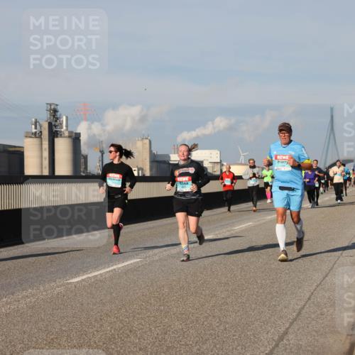 03.10.2025 - Köhlbrandbrückenlauf Lena Gebhardt http://msf.ph/oto/9134155 03.10.2025 09:52:18 Position 2  meine-sportfotos.de