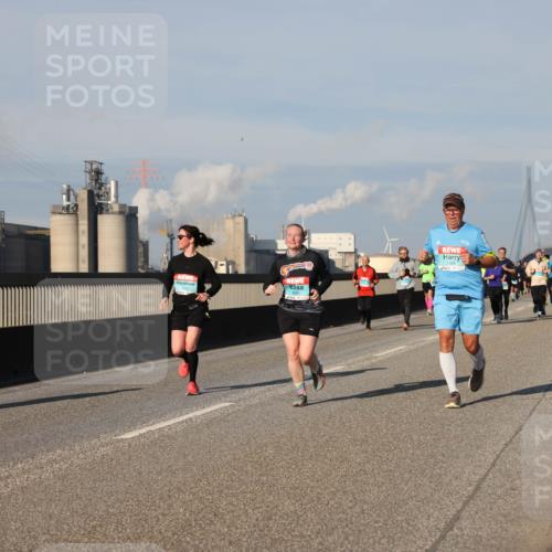 03.10.2025 - Köhlbrandbrückenlauf Lena Gebhardt http://msf.ph/oto/9134158 03.10.2025 09:52:18 Position 2  meine-sportfotos.de