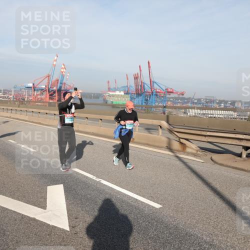 03.10.2025 - Köhlbrandbrückenlauf Yannick Fuchs http://msf.ph/oto/9134162 03.10.2025 09:08:24 Position 2 118 meine-sportfotos.de