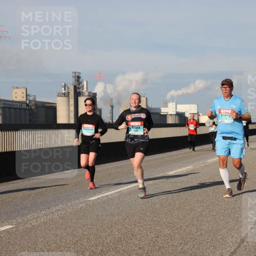 03.10.2025 - Köhlbrandbrückenlauf Lena Gebhardt http://msf.ph/oto/9134169 03.10.2025 09:52:19 Position 2 1413, 1286 meine-sportfotos.de