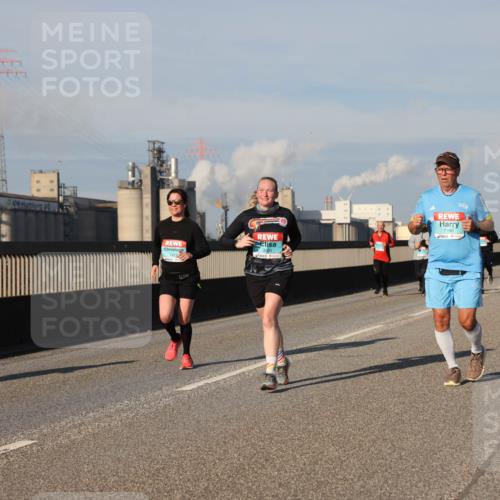 03.10.2025 - Köhlbrandbrückenlauf Lena Gebhardt http://msf.ph/oto/9134173 03.10.2025 09:52:19 Position 2 1286 meine-sportfotos.de