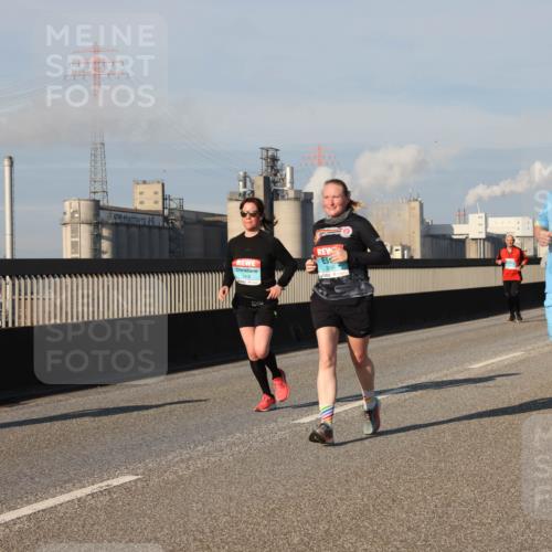 03.10.2025 - Köhlbrandbrückenlauf Lena Gebhardt http://msf.ph/oto/9134179 03.10.2025 09:52:19 Position 2 1413, 3006, 1286 meine-sportfotos.de
