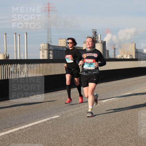 03.10.2025 - Köhlbrandbrückenlauf Lena Gebhardt http://msf.ph/oto/9134196 03.10.2025 09:52:19 Position 2 3006, 1286 meine-sportfotos.de