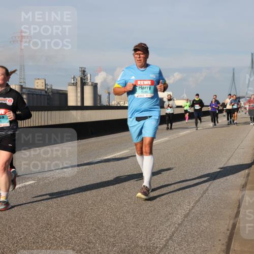 03.10.2025 - Köhlbrandbrückenlauf Lena Gebhardt http://msf.ph/oto/9134214 03.10.2025 09:52:20 Position 2 3006, 1286 meine-sportfotos.de
