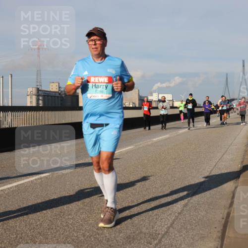 03.10.2025 - Köhlbrandbrückenlauf Lena Gebhardt http://msf.ph/oto/9134227 03.10.2025 09:52:21 Position 2 1286 meine-sportfotos.de