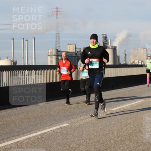 03.10.2025 - Köhlbrandbrückenlauf Lena Gebhardt http://msf.ph/oto/9134249 03.10.2025 09:52:25 Position 2  meine-sportfotos.de