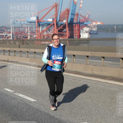 03.10.2025 - Köhlbrandbrückenlauf Yannick Fuchs http://msf.ph/oto/9134273 03.10.2025 09:08:51 Position 2 3805 meine-sportfotos.de