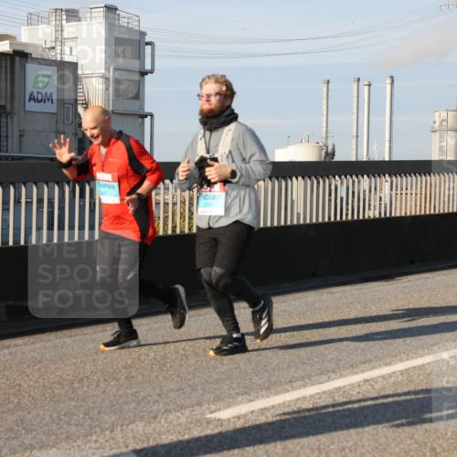 03.10.2025 - Köhlbrandbrückenlauf Lena Gebhardt http://msf.ph/oto/9134315 03.10.2025 09:52:27 Position 2  meine-sportfotos.de