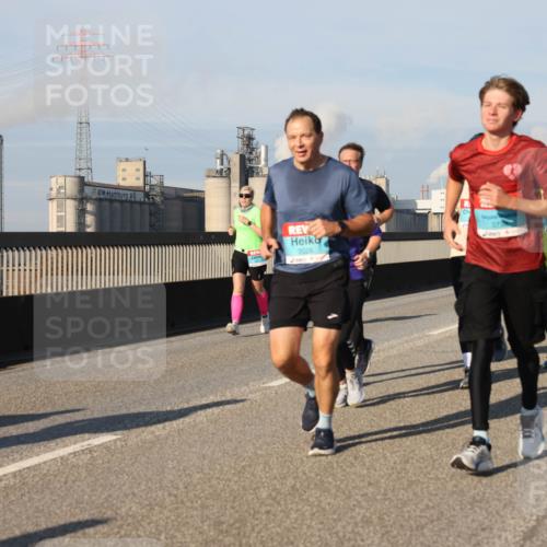 03.10.2025 - Köhlbrandbrückenlauf Lena Gebhardt http://msf.ph/oto/9134323 03.10.2025 09:52:27 Position 2 2026 meine-sportfotos.de