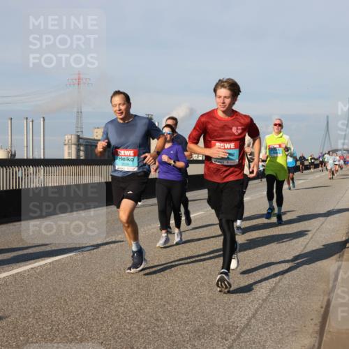 03.10.2025 - Köhlbrandbrückenlauf Lena Gebhardt http://msf.ph/oto/9134330 03.10.2025 09:52:28 Position 2 2026 meine-sportfotos.de