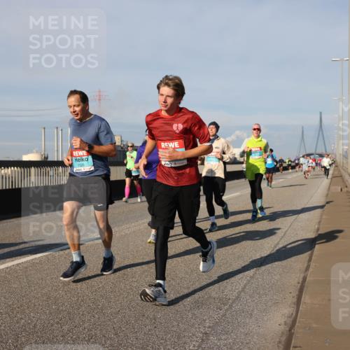 03.10.2025 - Köhlbrandbrückenlauf Lena Gebhardt http://msf.ph/oto/9134338 03.10.2025 09:52:28 Position 2 2026 meine-sportfotos.de