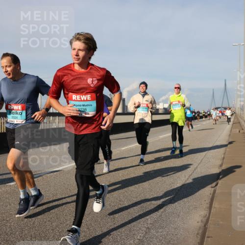 03.10.2025 - Köhlbrandbrückenlauf Lena Gebhardt http://msf.ph/oto/9134344 03.10.2025 09:52:28 Position 2 2026, 3738 meine-sportfotos.de