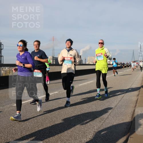 03.10.2025 - Köhlbrandbrückenlauf Lena Gebhardt http://msf.ph/oto/9134355 03.10.2025 09:52:29 Position 2 11408, 2027 meine-sportfotos.de
