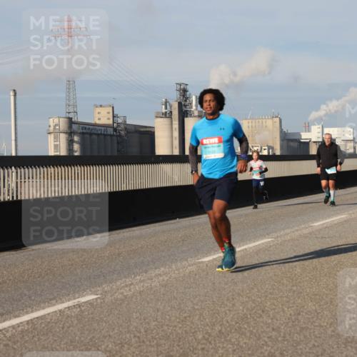 03.10.2025 - Köhlbrandbrückenlauf Lena Gebhardt http://msf.ph/oto/9134390 03.10.2025 09:52:32 Position 2  meine-sportfotos.de