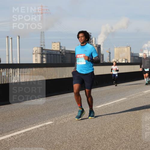 03.10.2025 - Köhlbrandbrückenlauf Lena Gebhardt http://msf.ph/oto/9134393 03.10.2025 09:52:33 Position 2 3123, 10 meine-sportfotos.de