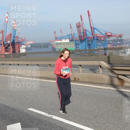 03.10.2025 - Köhlbrandbrückenlauf Yannick Fuchs http://msf.ph/oto/9134403 03.10.2025 09:09:29 Position 2  meine-sportfotos.de