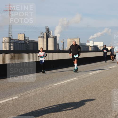 03.10.2025 - Köhlbrandbrückenlauf Lena Gebhardt http://msf.ph/oto/9134406 03.10.2025 09:52:34 Position 2 10 meine-sportfotos.de