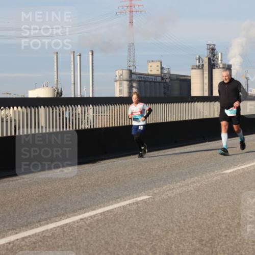 03.10.2025 - Köhlbrandbrückenlauf Lena Gebhardt http://msf.ph/oto/9134424 03.10.2025 09:52:35 Position 2 10 meine-sportfotos.de