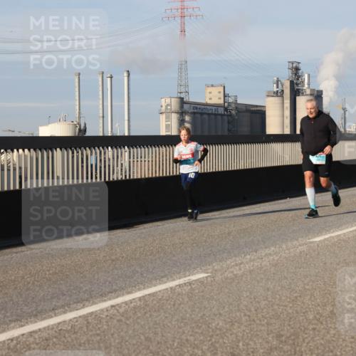 03.10.2025 - Köhlbrandbrückenlauf Lena Gebhardt http://msf.ph/oto/9134428 03.10.2025 09:52:36 Position 2 10 meine-sportfotos.de