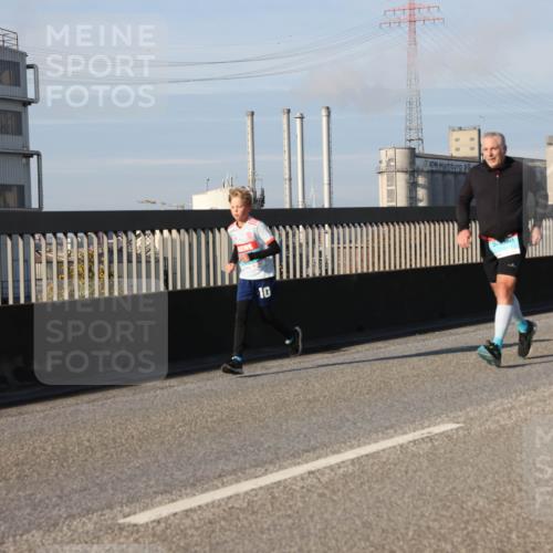03.10.2025 - Köhlbrandbrückenlauf Lena Gebhardt http://msf.ph/oto/9134443 03.10.2025 09:52:37 Position 2 10 meine-sportfotos.de