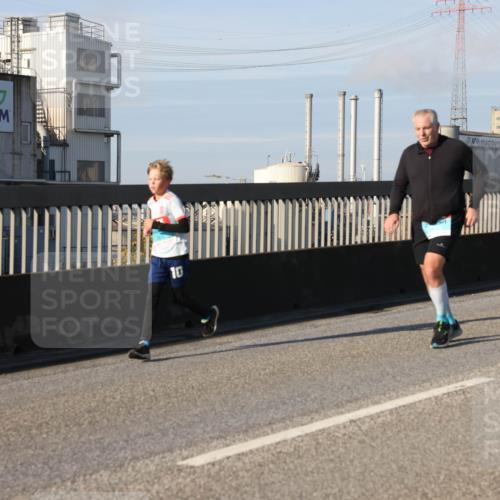 03.10.2025 - Köhlbrandbrückenlauf Lena Gebhardt http://msf.ph/oto/9134465 03.10.2025 09:52:37 Position 2 10 meine-sportfotos.de