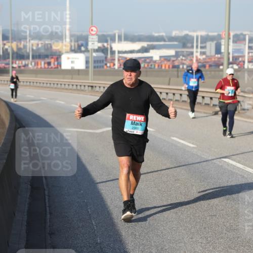 03.10.2025 - Köhlbrandbrückenlauf Yannick Fuchs http://msf.ph/oto/9134485 03.10.2025 09:09:47 Position 2 2360 meine-sportfotos.de