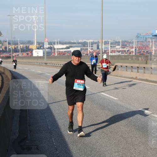 03.10.2025 - Köhlbrandbrückenlauf Yannick Fuchs http://msf.ph/oto/9134503 03.10.2025 09:09:49 Position 2 2360 meine-sportfotos.de