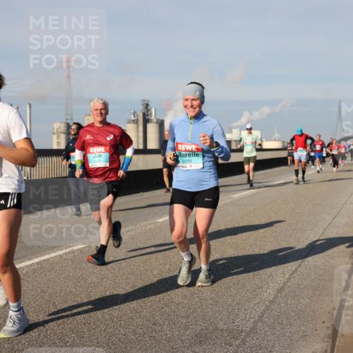 03.10.2025 - Köhlbrandbrückenlauf Lena Gebhardt http://msf.ph/oto/9134519 03.10.2025 09:52:41 Position 2 1401, 2134, 8539 meine-sportfotos.de