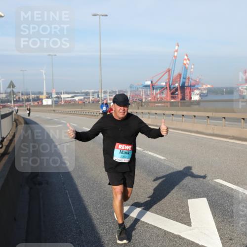 03.10.2025 - Köhlbrandbrückenlauf Yannick Fuchs http://msf.ph/oto/9134524 03.10.2025 09:09:50 Position 2 2360 meine-sportfotos.de