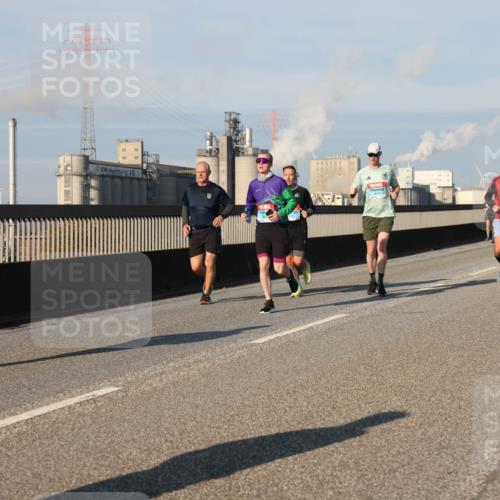 03.10.2025 - Köhlbrandbrückenlauf Lena Gebhardt http://msf.ph/oto/9134538 03.10.2025 09:52:42 Position 2  meine-sportfotos.de