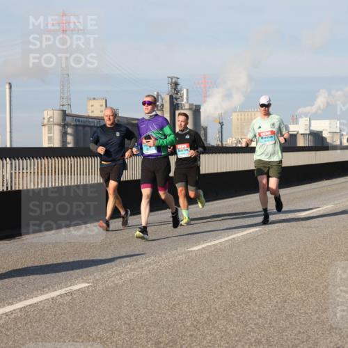 03.10.2025 - Köhlbrandbrückenlauf Lena Gebhardt http://msf.ph/oto/9134543 03.10.2025 09:52:43 Position 2 2449 meine-sportfotos.de