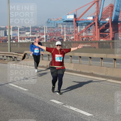 03.10.2025 - Köhlbrandbrückenlauf Yannick Fuchs http://msf.ph/oto/9134544 03.10.2025 09:09:53 Position 2 351 meine-sportfotos.de