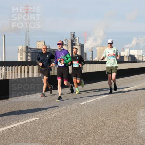 03.10.2025 - Köhlbrandbrückenlauf Lena Gebhardt http://msf.ph/oto/9134548 03.10.2025 09:52:43 Position 2  meine-sportfotos.de